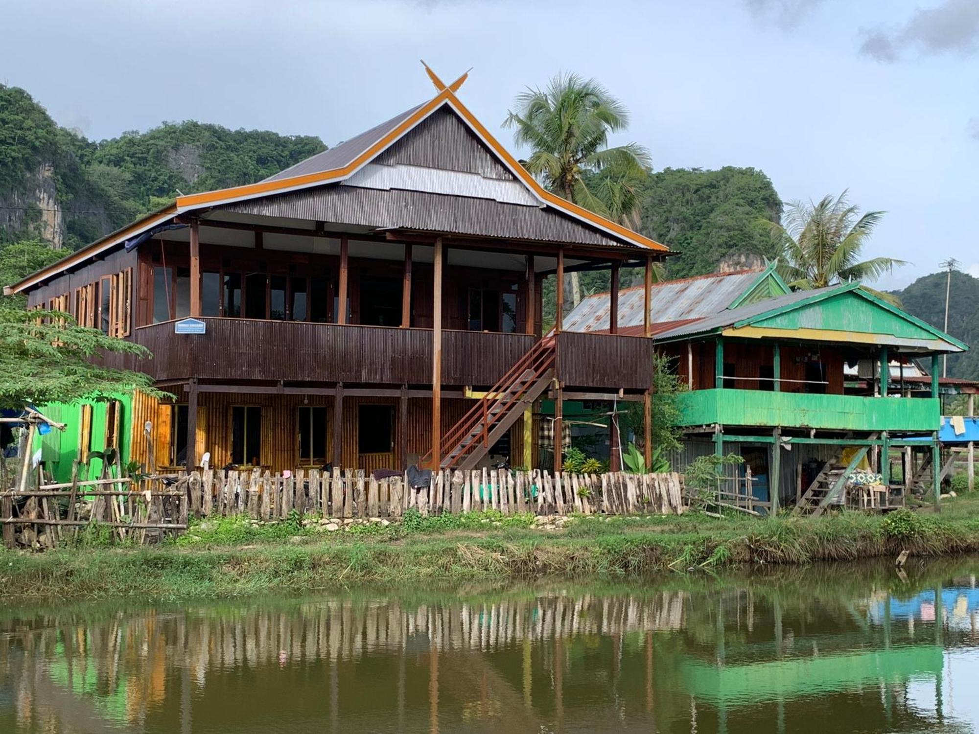 Nasrul House Homestay For Backpackers Maros Bagian luar foto